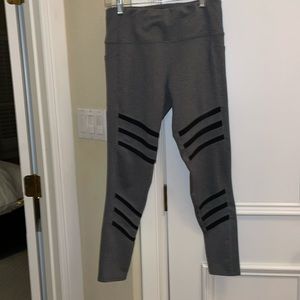 Tail leggings with side pocket. Size L